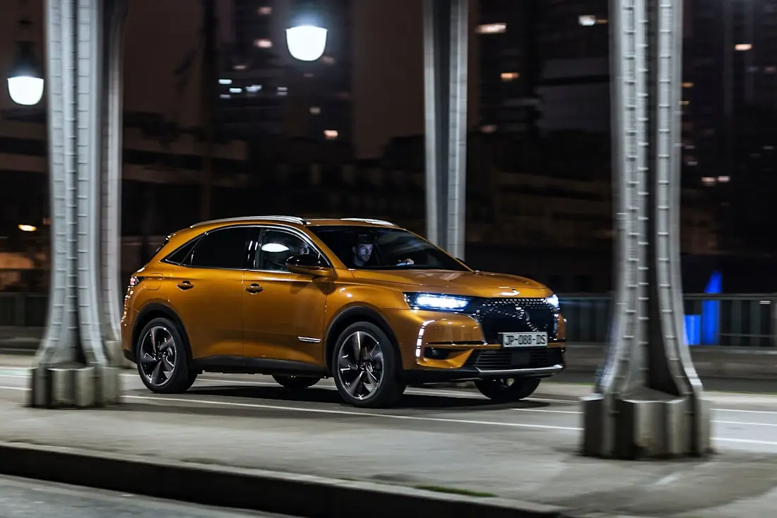 DS-7-Crossback-Front-Side DS-7-Crossback-Front-Side