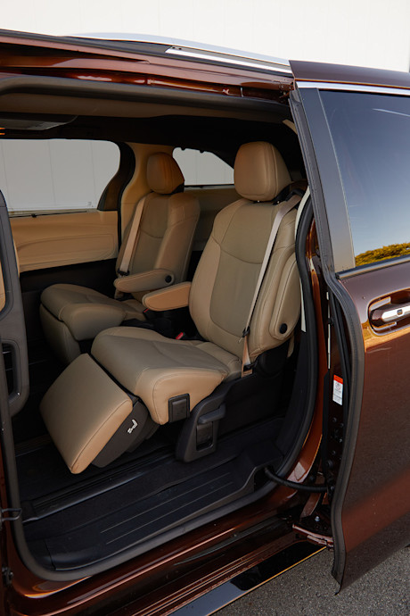 Editorial 2024 toyota sienna td jk 240702 18