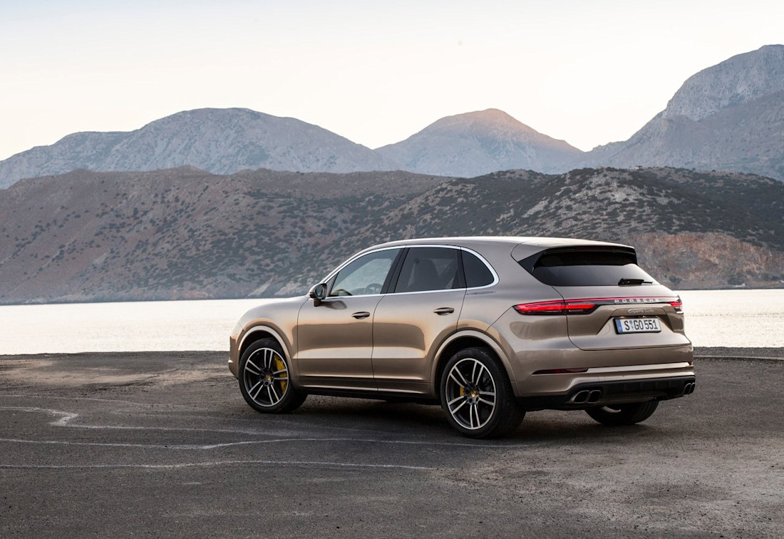 Porsche-Cayenne Turbo-2018 2