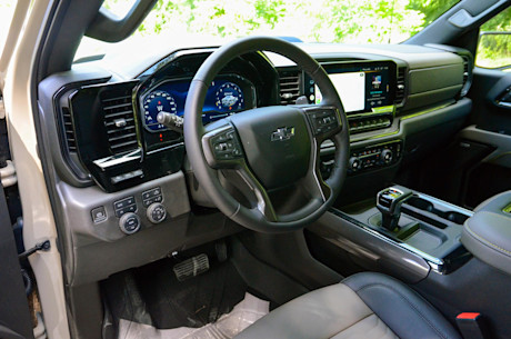 Chevrolet Silverado ZR2 2022 : essai routier Body Image