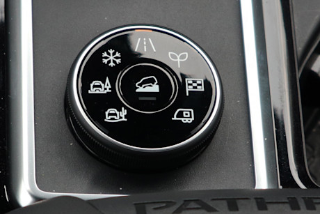 Editorial 2024 nissan pathfinder platinum td 240226 31 jm