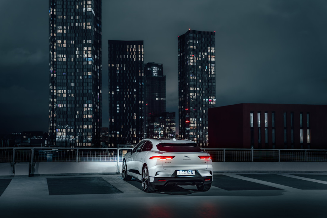 Jag_22MY_IPACE_Manchester_Lifestyle_251021_004