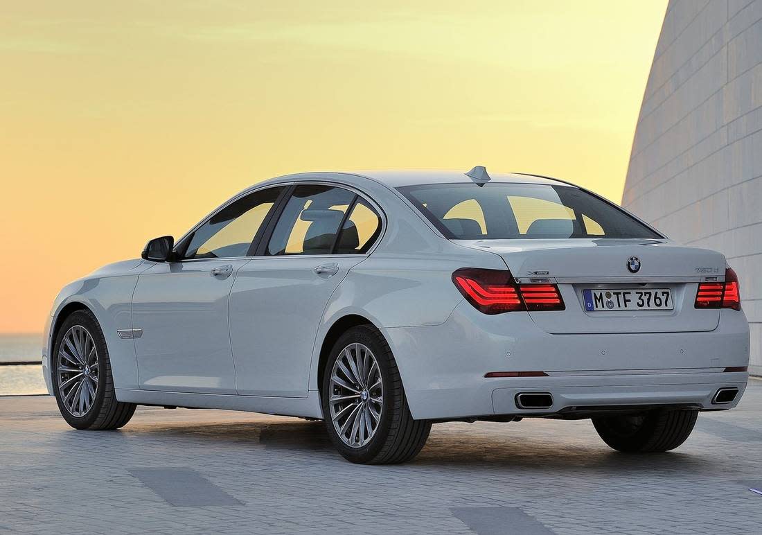 7L7kk17lRR4oHWiCN8l43O-516ca9dc87cee4735e1fd712af3c0394-bmw-f02-back-1100