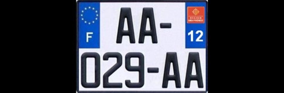 Reportage: Une nouvelle plaque d’immatriculation en France – Le 15 avril 2009, la France changera de système de numérotation des plaques minéralogiques pour la quatrième fois depuis sa création.
