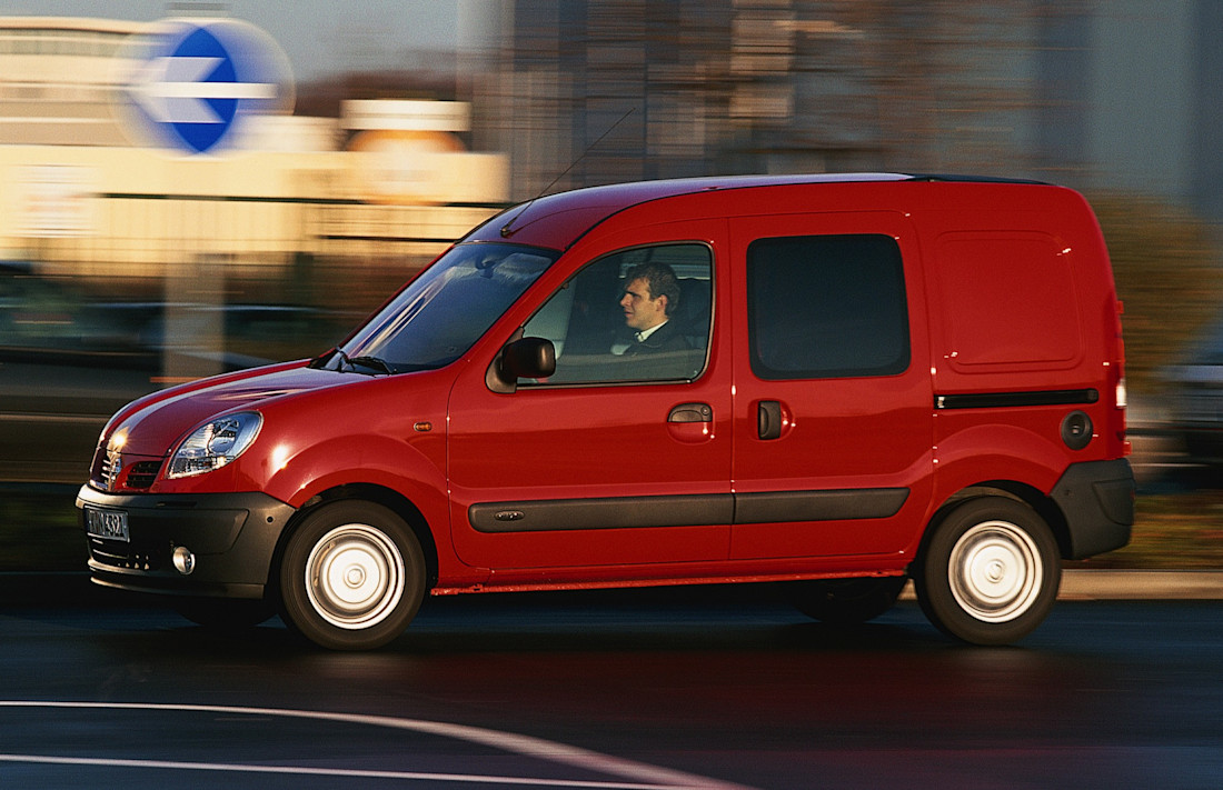 nissan-kubistar-side