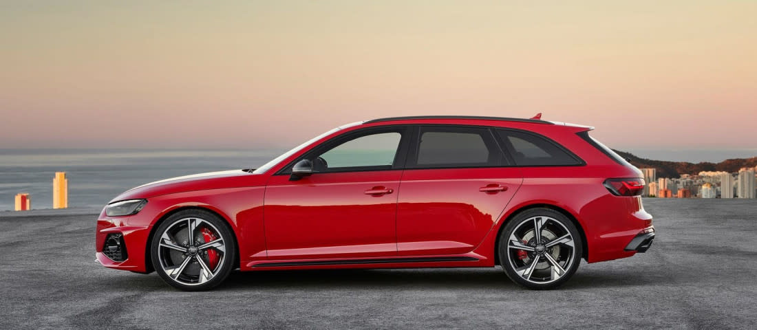 Audi-RS4-Hero-1100