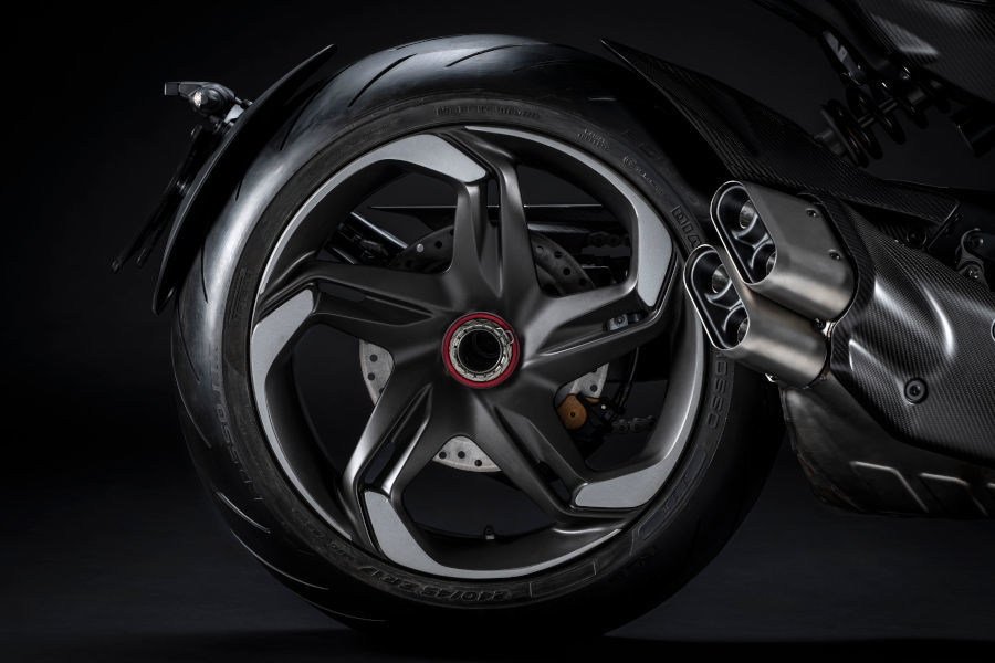 Ducati Diavel for Bentley - 8.jpg