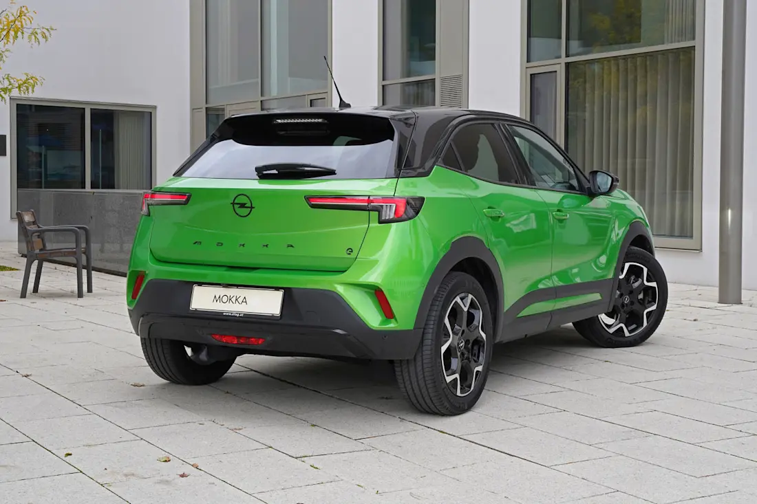 8 opel-mokka-e-heck-seitlich