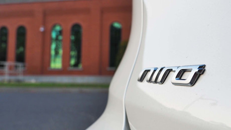 Editorial 2019 kia niro ev sx touring 16 jp