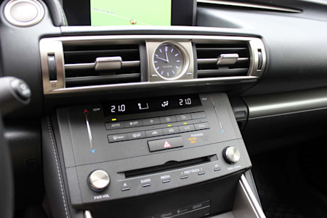 Editorial 49 dh 2016 lexus is 350 f sport awd