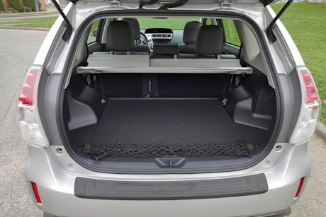 Editorial 2015 toyota prius v sh 21