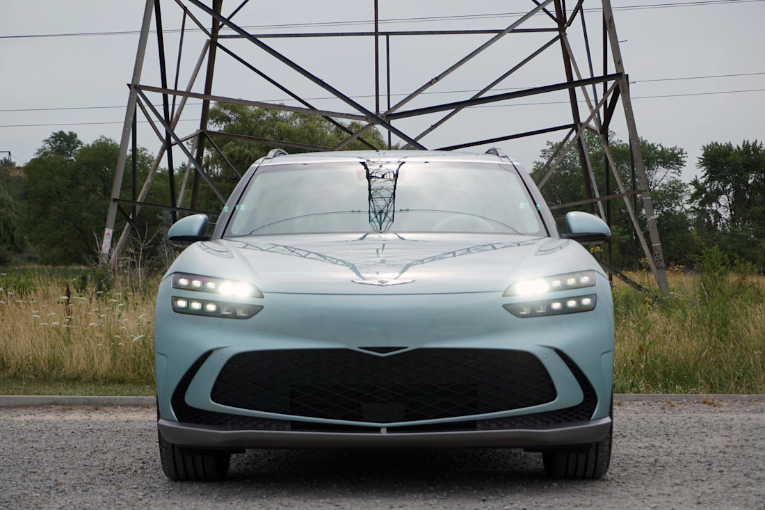 Editorial 2023 genesis gv60 performance awd 01 di