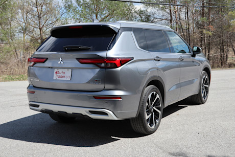 Editorial 2024 mitsubishi outlander phev gt premium 4