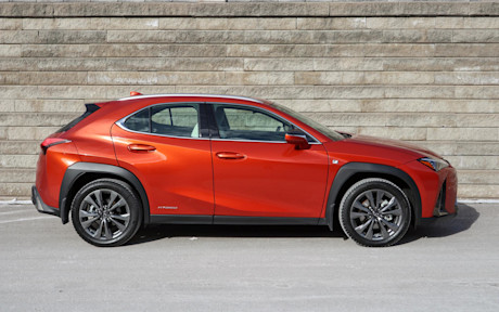 Editorial 2021 lexus ux 250h awd 06 jm