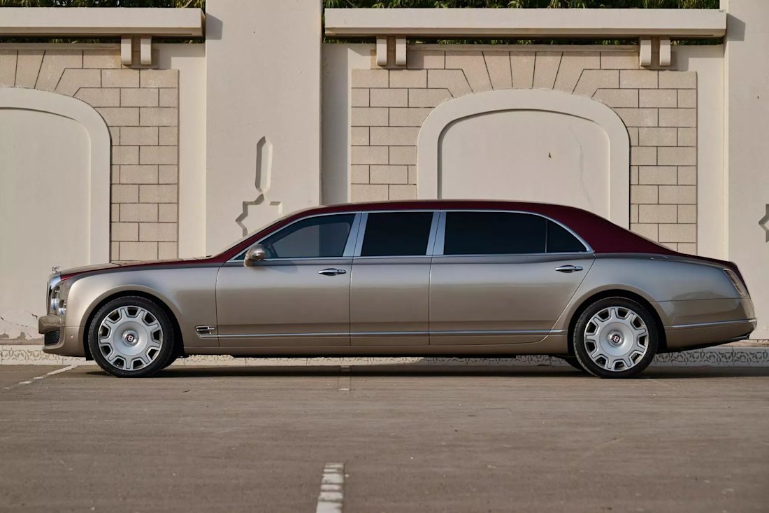 Bentley-Mulsanne-Grand-Limousine (10).jpg