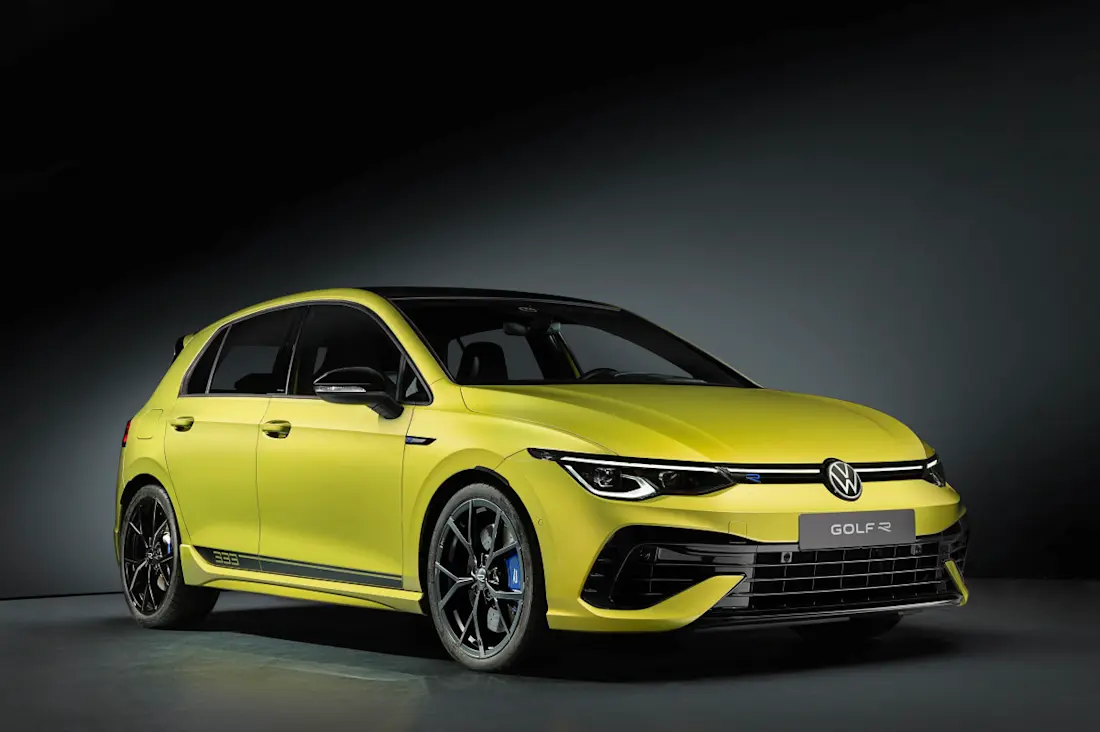  (VW Golf R 333, Kraftstoffverbrauch kombiniert: 8,2 l/100 km; CO2-Emissionen kombiniert: 185 g/km)