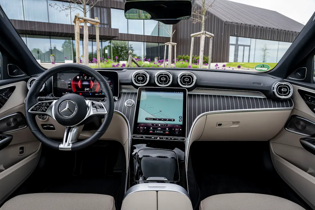 AS24 Mercedes C-Klasse 2021 dashboard AS24 Mercedes C-Klasse 2021 dashboard