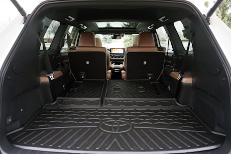 Editorial 2024 toyota grand highlander platinum hybrid max td 240131 32 di