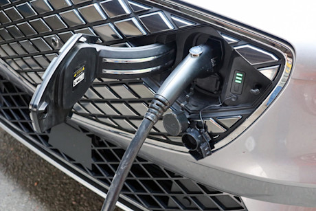 Editorial 2023 genesis electrified gv70 prestige td 230810 12 jm