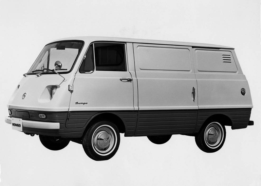 1Qg7bhd1uyDjKXUKEJO1xC-f47fba806a296eb4f3dbb2704a41028e-mazda-e-bongo-side-1100