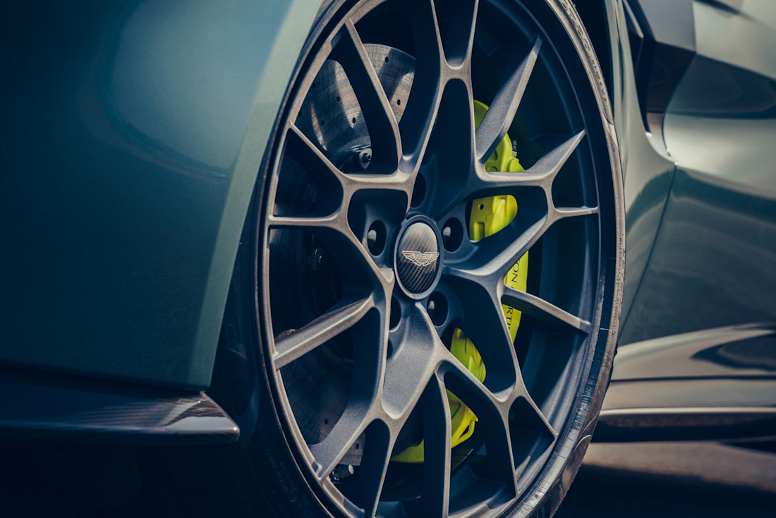 vantage-amr-35..jpg