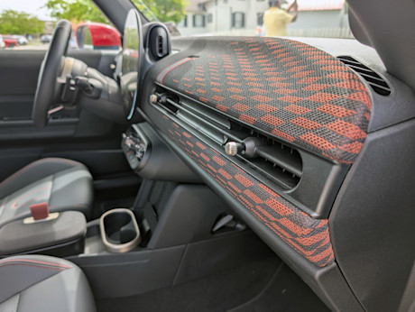 Editorial 2025 mini cooper jcw 3door fd sbe 250410 14