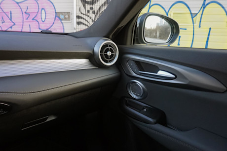 Editorial 2024 alfa romeo tonale veloce phev td 240415 33 jl