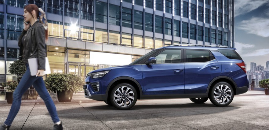 ssangyong-tivoli-grand-side