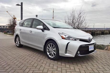 Editorial 2015 toyota prius v sh 01