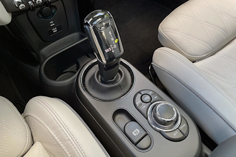 Editorial 2022 mini cooper s 5 door premierplus 33 ct