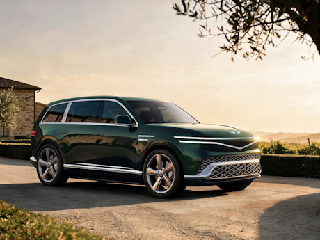 Genesis GV90-4.jpg