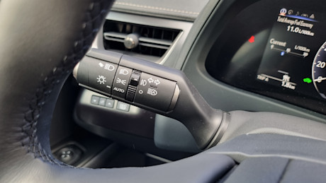 Lexus UX 300h 2025 : essai routier Image