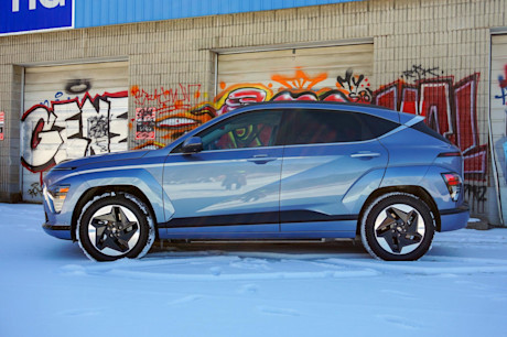 Editorial 2024 hyundai kona electric ultimate td 240404 05 jl