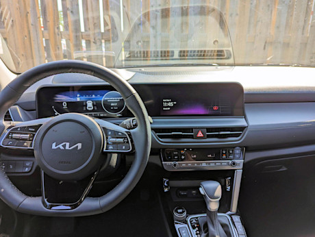 Editorial 2024 kia seltos x line td 240209 14 sha