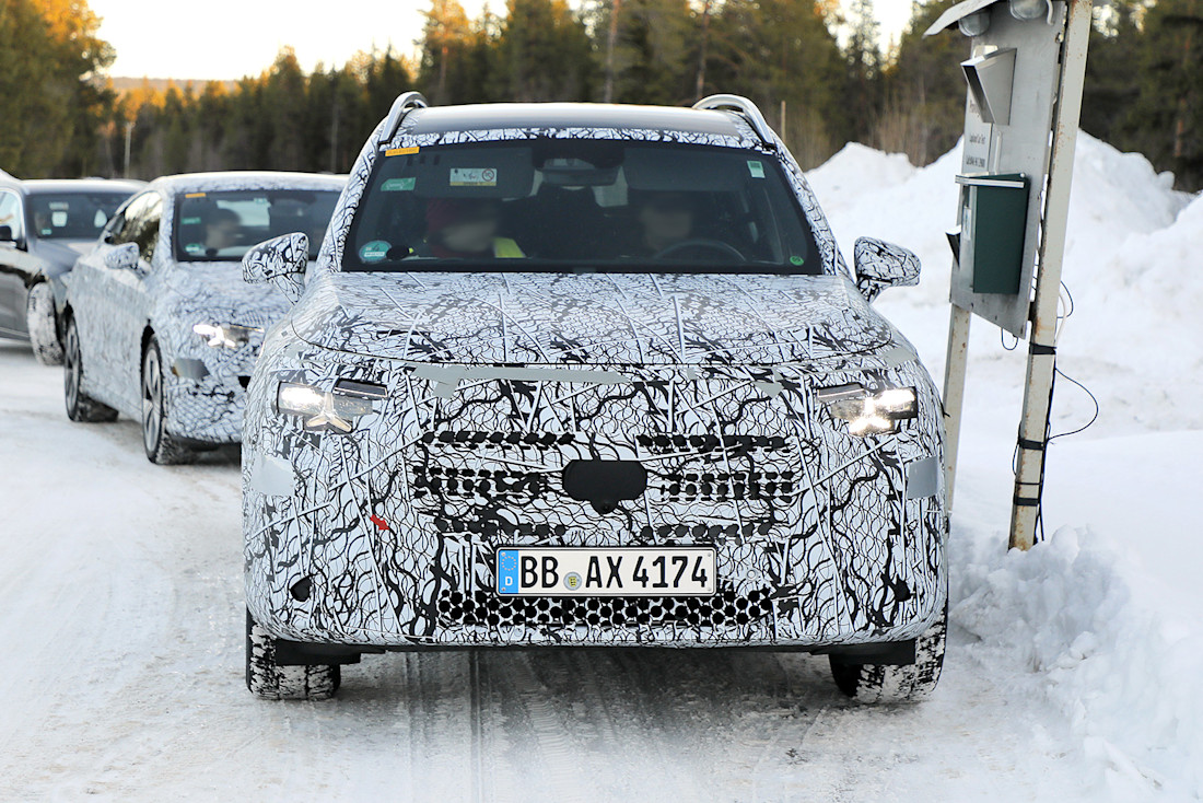 Neuer Mercedes GLB (2026) in Eis und Schnee erwischt