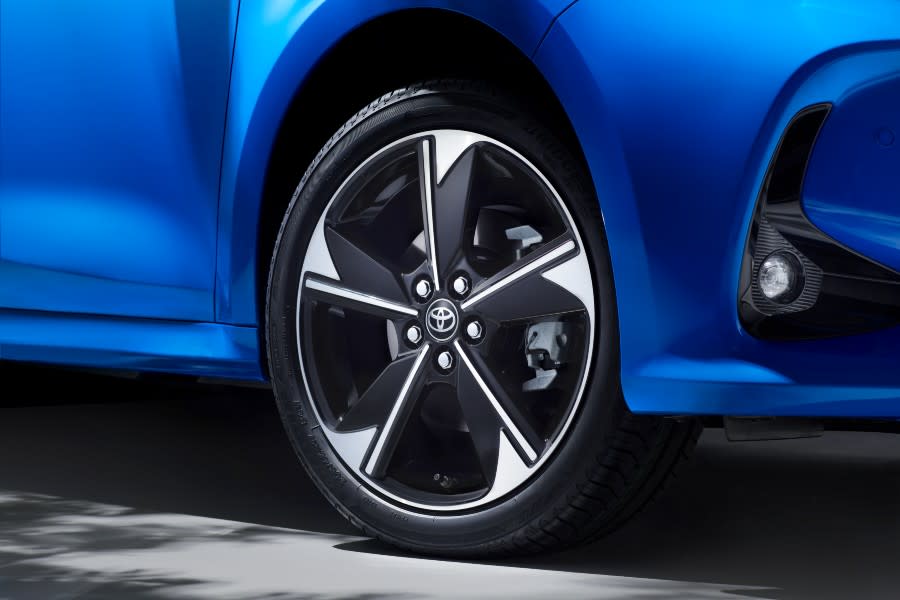 toyotayariselectrichybrid2024-07.jpg