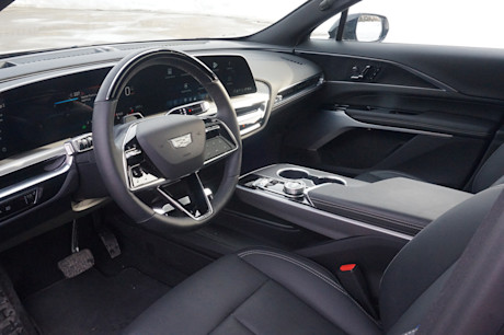 Editorial 2025 cadillac lyriq td jl 250318 4