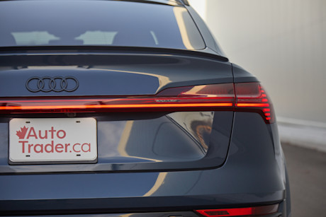Editorial 17 audi sq8 sportback e tron