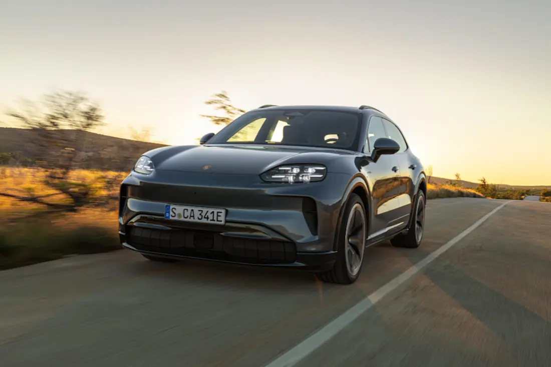 Porsche Cayenne Electric-17