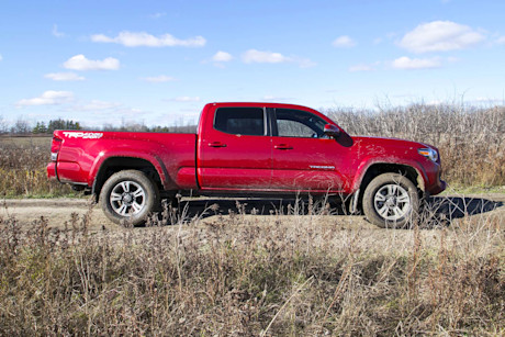Editorial 2016 toyota tacoma 4x4 dbl trd sport jw 01