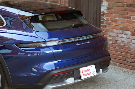 Editorial 2022 porsche taycan turbo cross turismo 17 jl