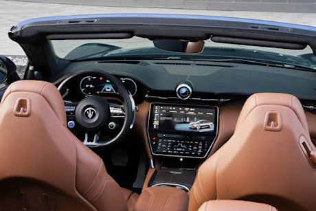 7 maserati-grancabrio-folgore-2026-cockpit