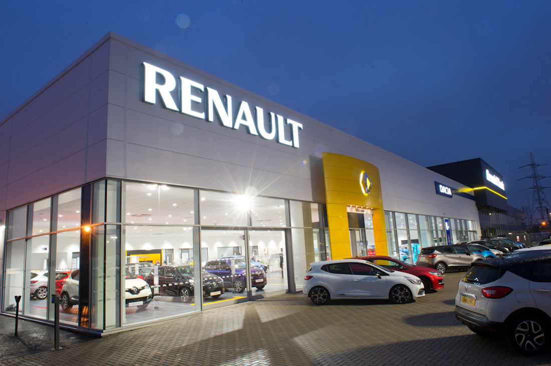 Renault takes top spot in Auto Express Driver Power Dealer Aftersales Service Satisfaction survey 270716.jpg
