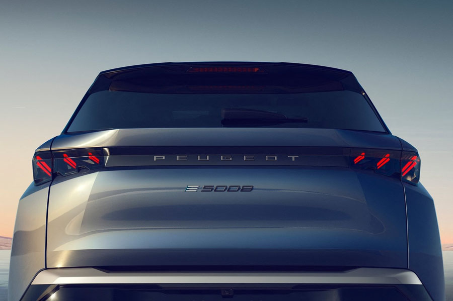 Peugeot-E-5008-2025-1600-26.jpg