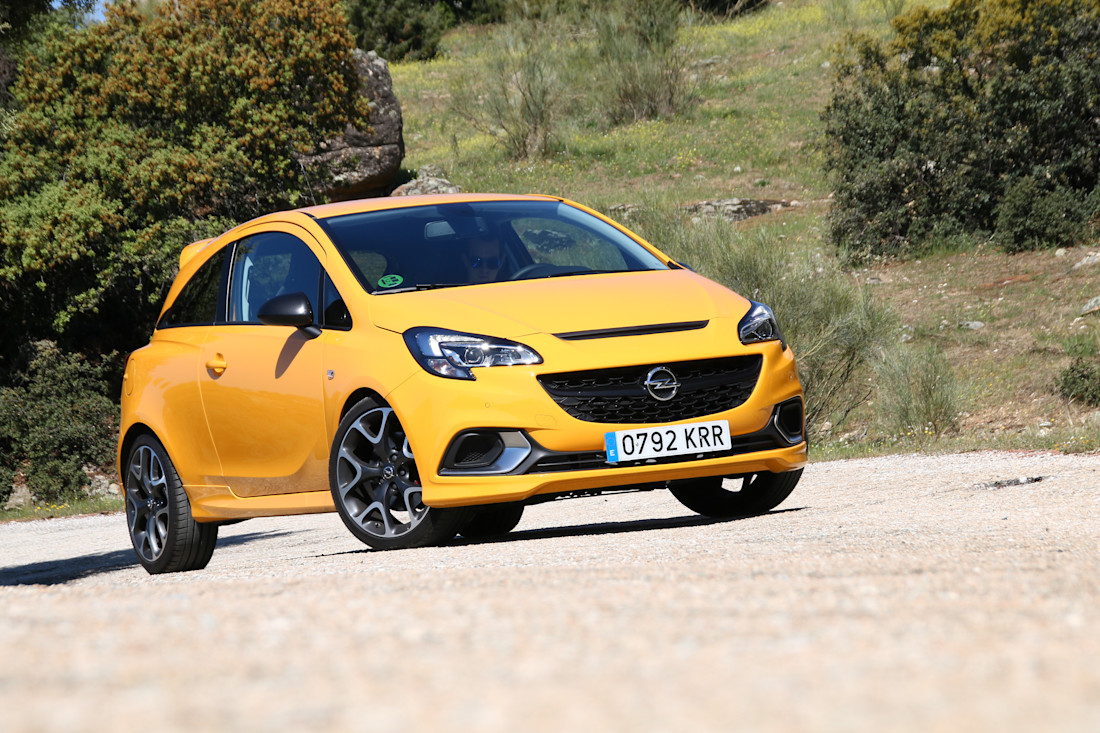 Opel Corsa GSi (17).JPG
