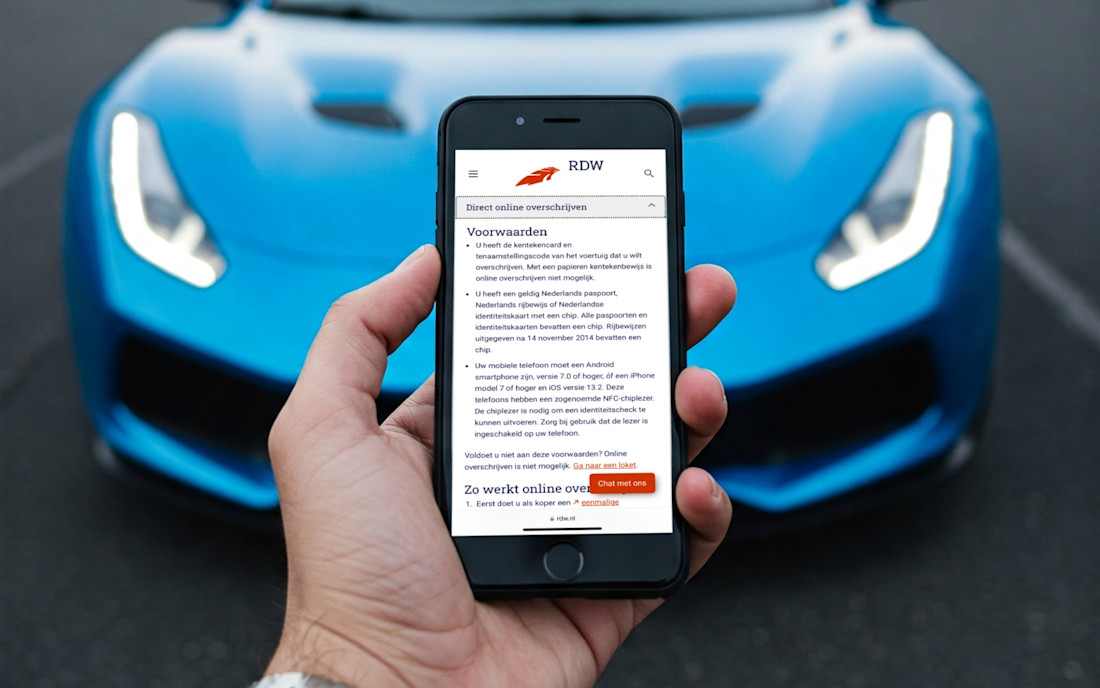 Auto online overschrijven