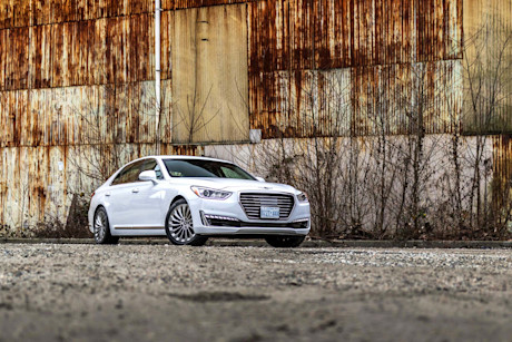 Editorial 2017 genesis g90 33t 02 bm