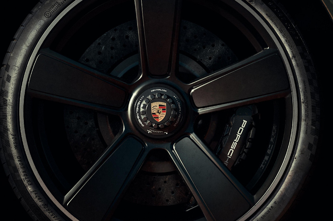 911-GT3-90-F-A-porsche-2025 (17).jpg