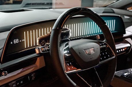 Editorial 2025 cadillac optiq preview jv 241003 9