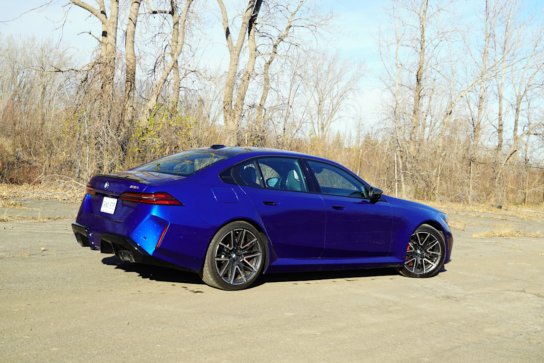 BMW M5 2025 : essai routier Body Image